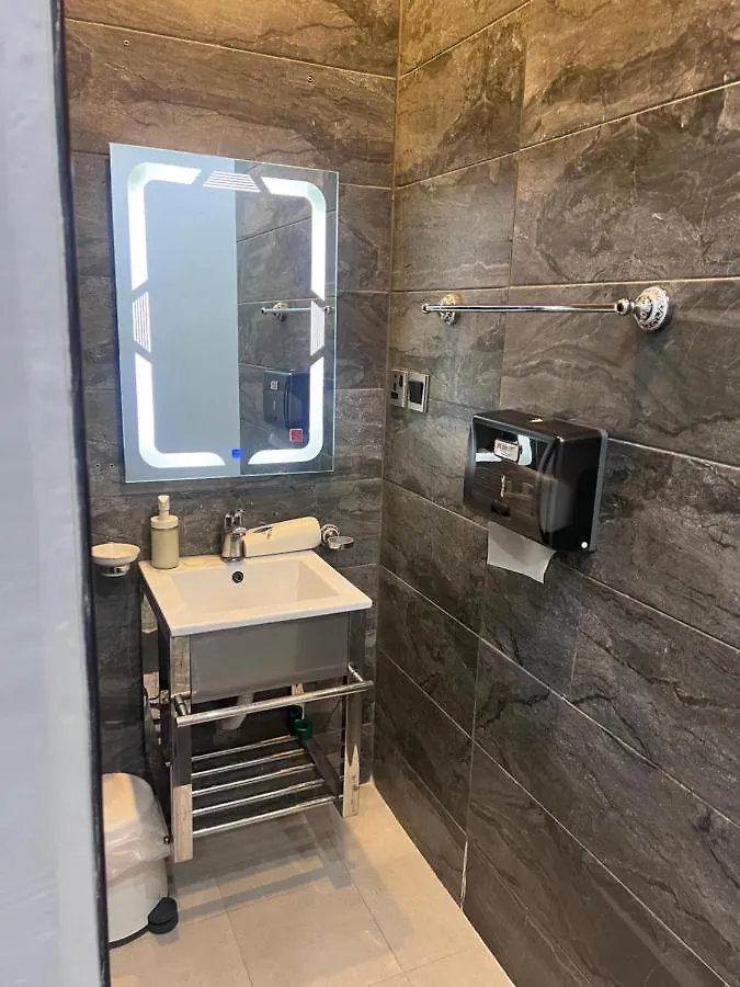 شقة نصف القمر مكة